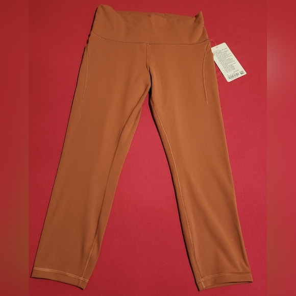 lululemon athletica Pants - Women's Lululemon Wunder Train HR Crop Pants